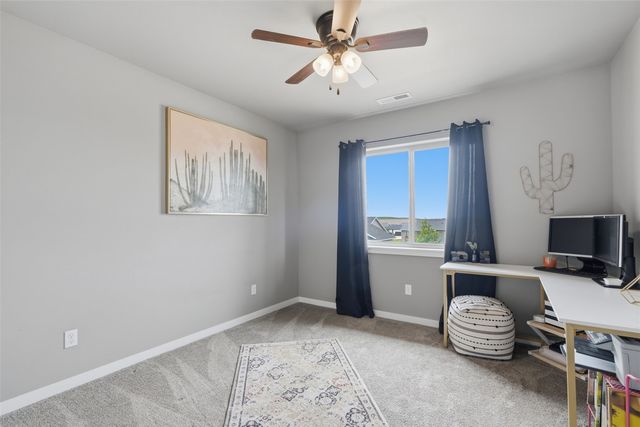 1418 Cardinal Drive, Fairfax, IA 52228