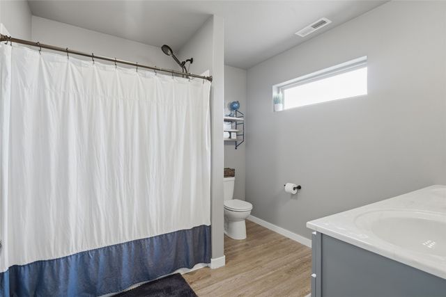 1418 Cardinal Drive, Fairfax, IA 52228