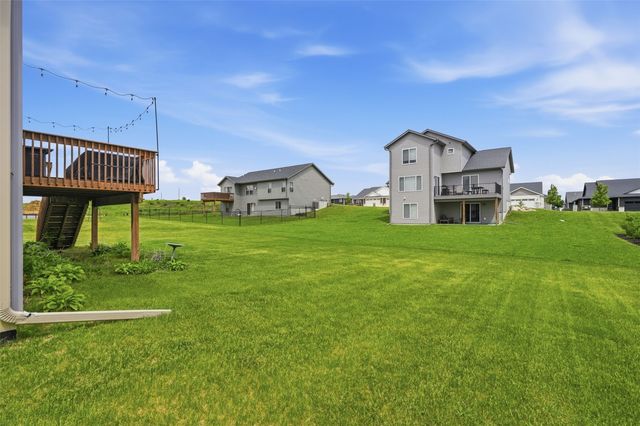 1418 Cardinal Drive, Fairfax, IA 52228