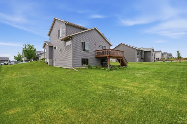 1418 Cardinal Drive, Fairfax, IA 52228