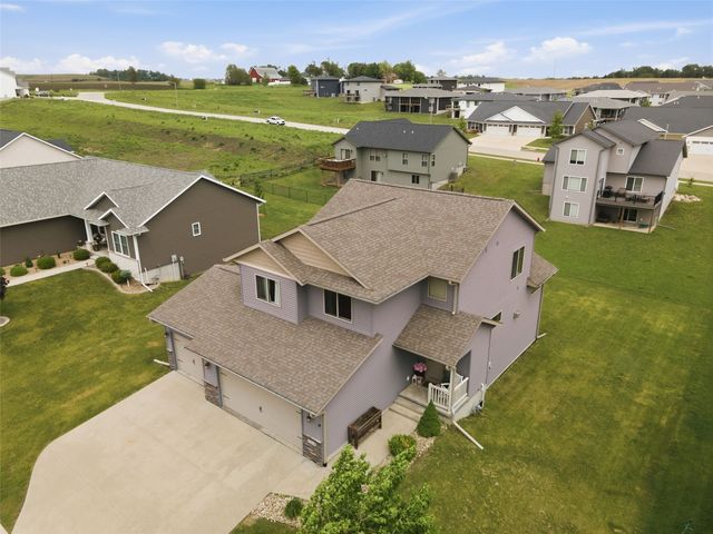 1418 Cardinal Drive, Fairfax, IA 52228