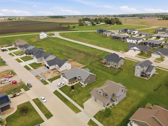 1418 Cardinal Drive, Fairfax, IA 52228