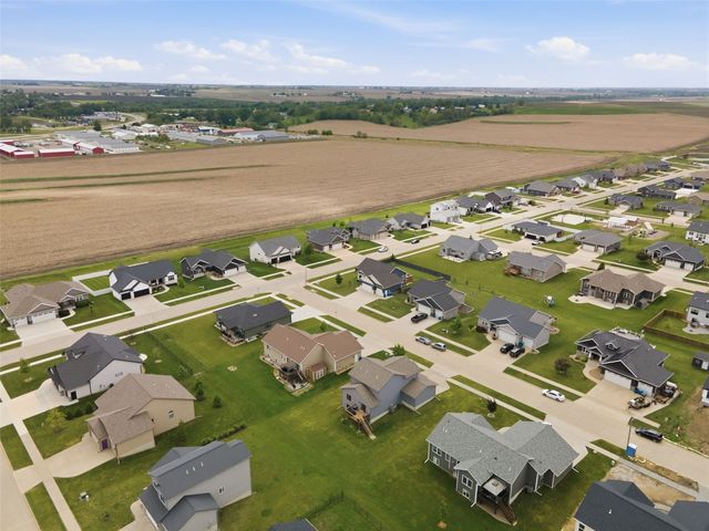 1418 Cardinal Drive, Fairfax, IA 52228