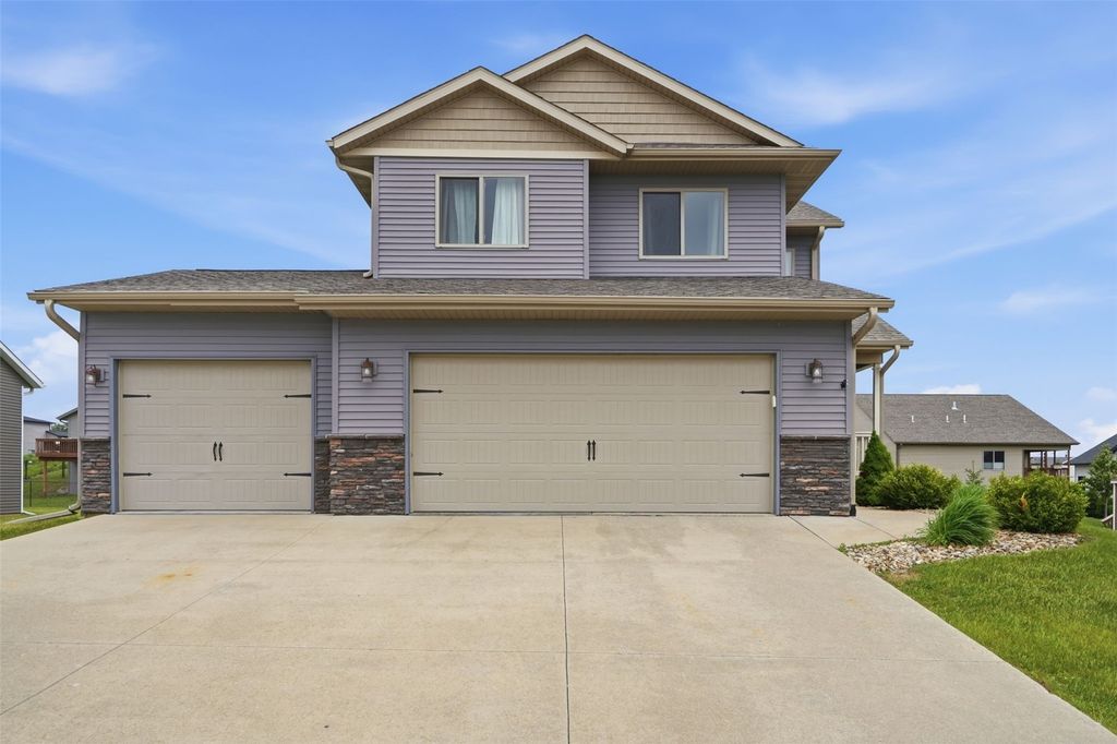 1418 Cardinal Drive, Fairfax, IA 52228