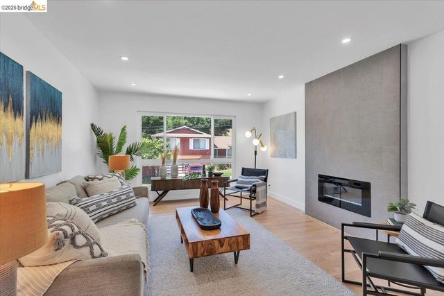 3830 Malcolm Ave, Oakland, CA 94605