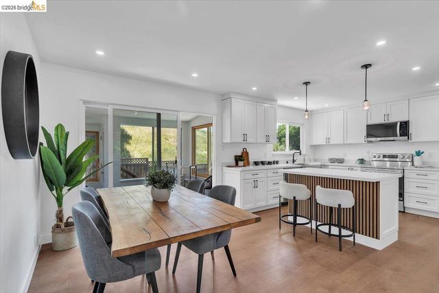 3830 Malcolm Ave, Oakland, CA 94605