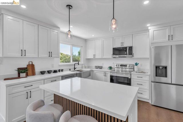 3830 Malcolm Ave, Oakland, CA 94605