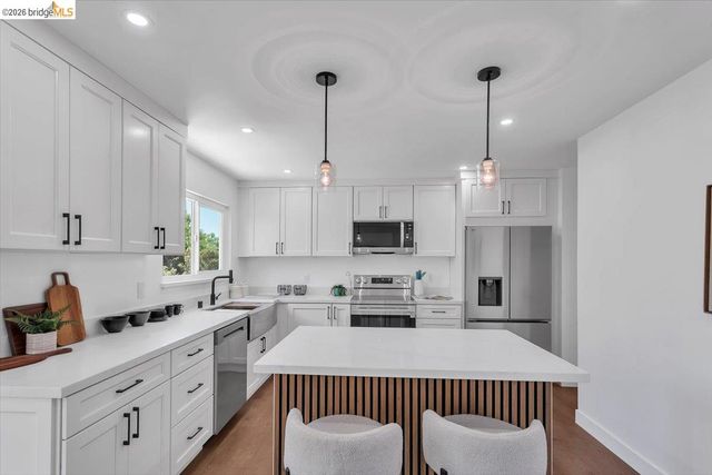 3830 Malcolm Ave, Oakland, CA 94605
