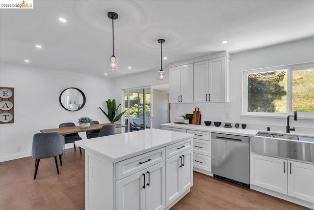3830 Malcolm Ave, Oakland, CA 94605