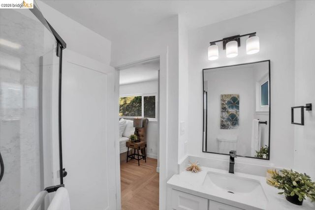 3830 Malcolm Ave, Oakland, CA 94605