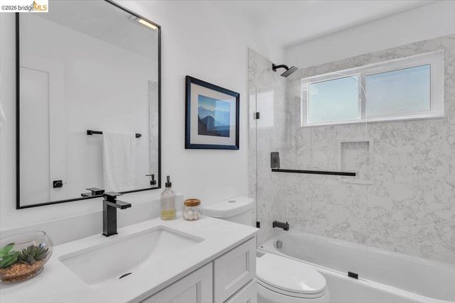 3830 Malcolm Ave, Oakland, CA 94605