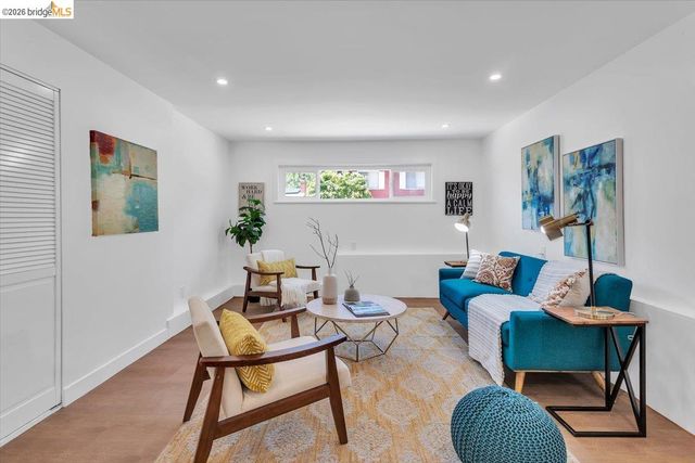 3830 Malcolm Ave, Oakland, CA 94605