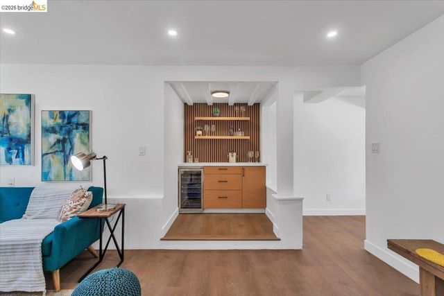 3830 Malcolm Ave, Oakland, CA 94605