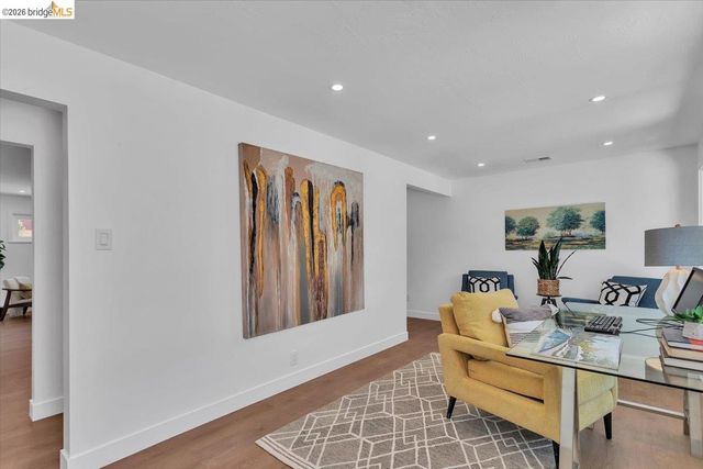 3830 Malcolm Ave, Oakland, CA 94605