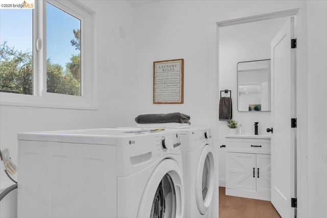 3830 Malcolm Ave, Oakland, CA 94605