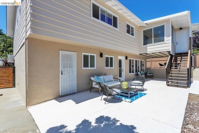 3830 Malcolm Ave, Oakland, CA 94605