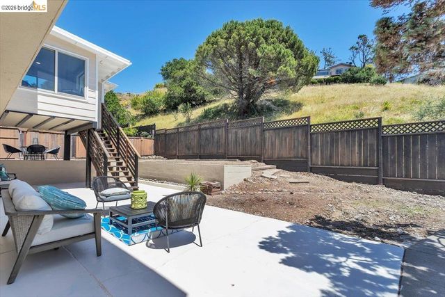 3830 Malcolm Ave, Oakland, CA 94605