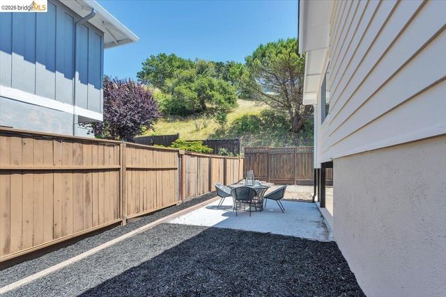 3830 Malcolm Ave, Oakland, CA 94605