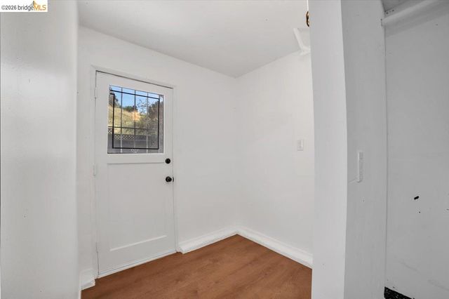 3830 Malcolm Ave, Oakland, CA 94605