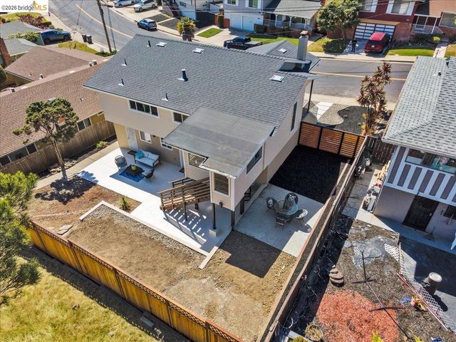 3830 Malcolm Ave, Oakland, CA 94605