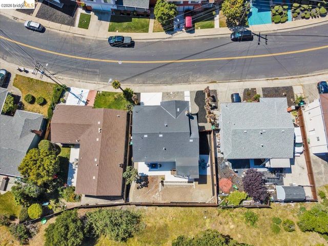 3830 Malcolm Ave, Oakland, CA 94605