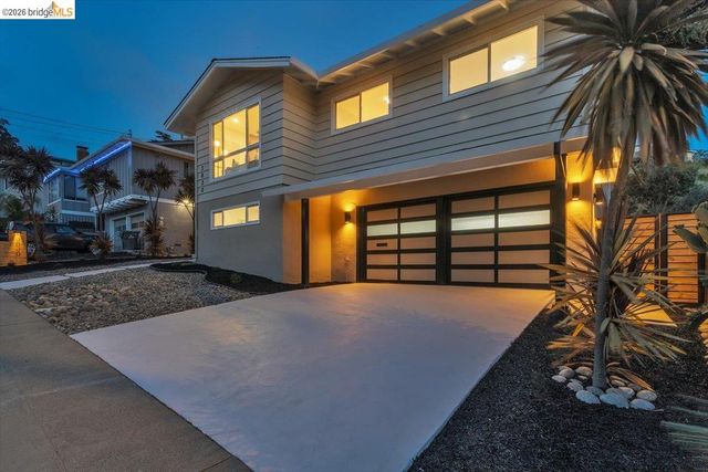 3830 Malcolm Ave, Oakland, CA 94605