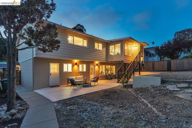 3830 Malcolm Ave, Oakland, CA 94605