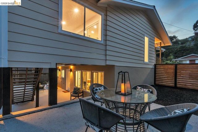 3830 Malcolm Ave, Oakland, CA 94605