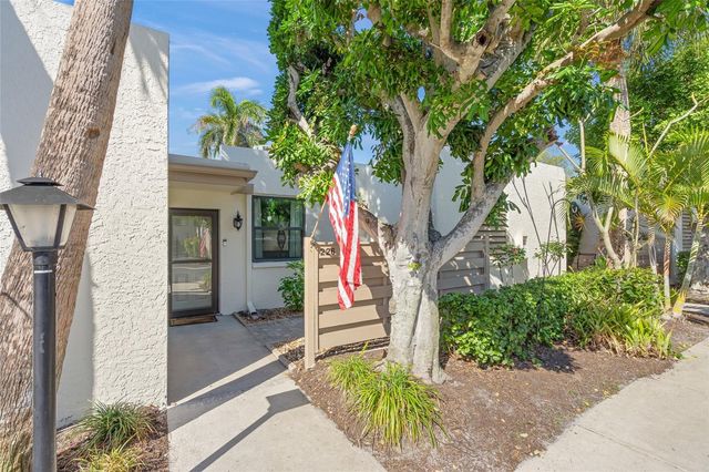 226 SHERWOOD DRIVE 226, Bradenton, FL 34210