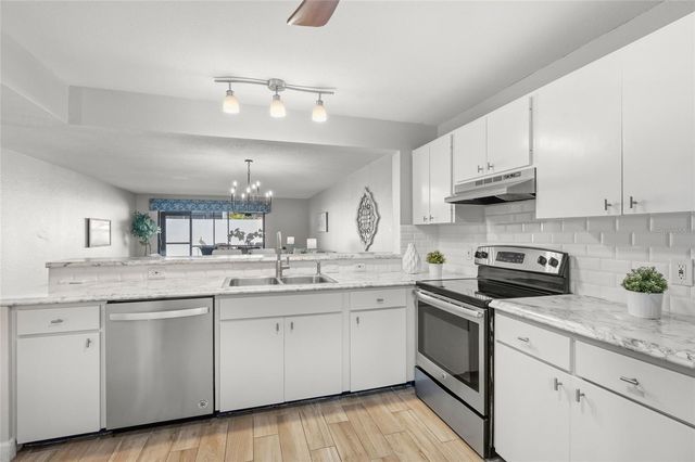 226 SHERWOOD DRIVE 226, Bradenton, FL 34210