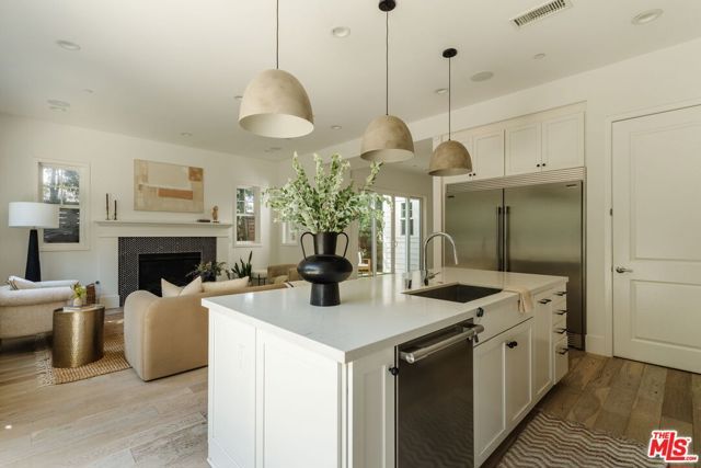 3914 Keeshen Drive, Los Angeles, CA 90066