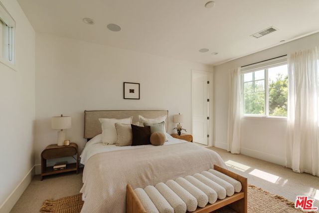 3914 Keeshen Drive, Los Angeles, CA 90066