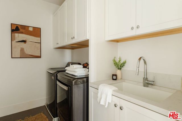 3914 Keeshen Drive, Los Angeles, CA 90066