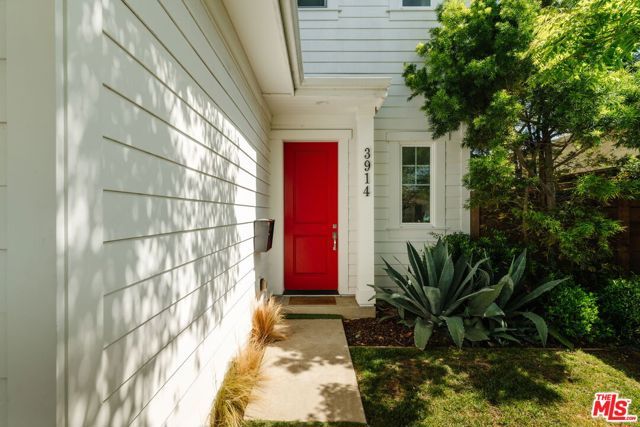 3914 Keeshen Drive, Los Angeles, CA 90066