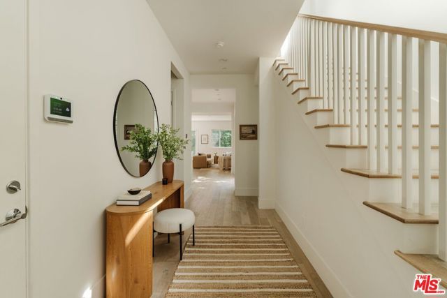 3914 Keeshen Drive, Los Angeles, CA 90066