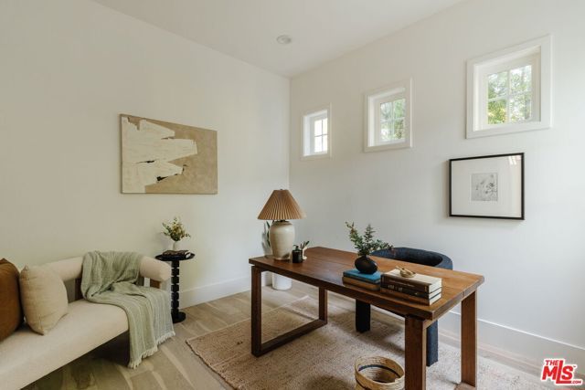 3914 Keeshen Drive, Los Angeles, CA 90066