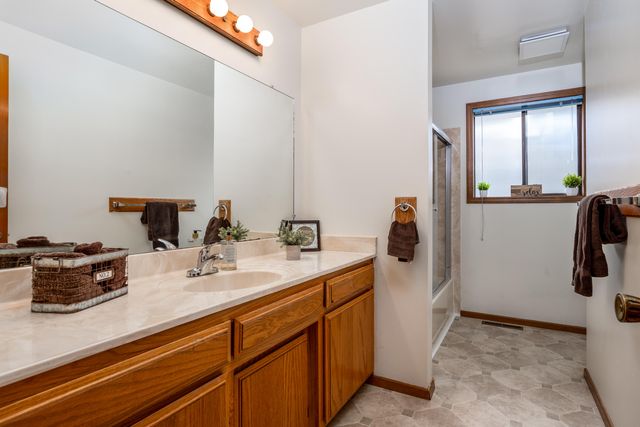 540 Golf View Drive, Medford, OR 97504