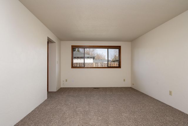 540 Golf View Drive, Medford, OR 97504