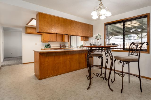 540 Golf View Drive, Medford, OR 97504