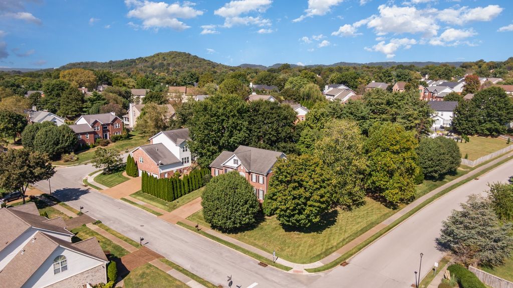 224 Logans Cir, Franklin, TN 37067
