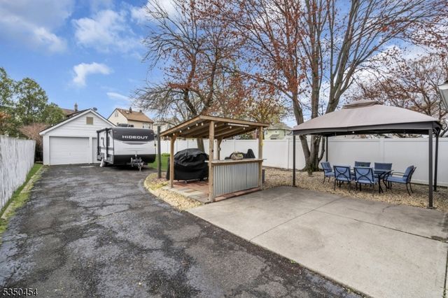 567 Teneyke Pl, Rahway City, NJ 07065