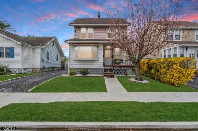 567 Teneyke Pl, Rahway City, NJ 07065