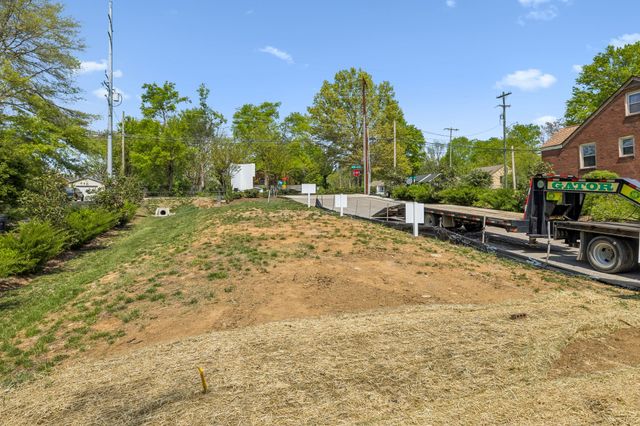 2208 Eastland Ave, Nashville, TN 37206