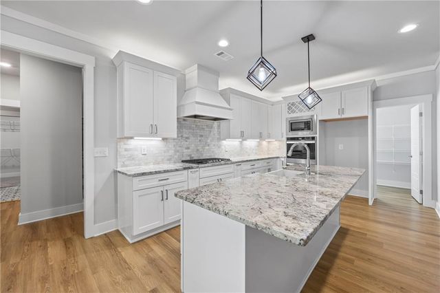 564 White Oak Way, Monroe, GA 30655