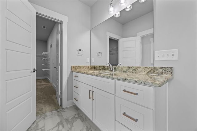 564 White Oak Way, Monroe, GA 30655