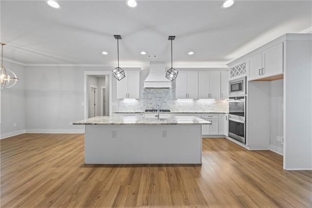 564 White Oak Way, Monroe, GA 30655