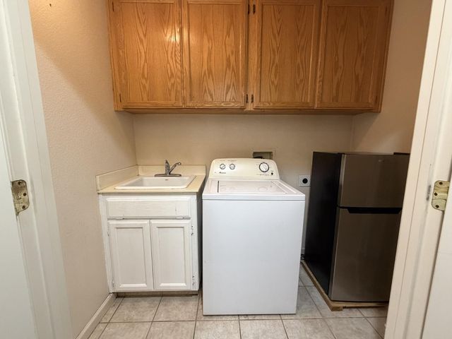 3360 Hollowell Dr, Ceres, CA 95307