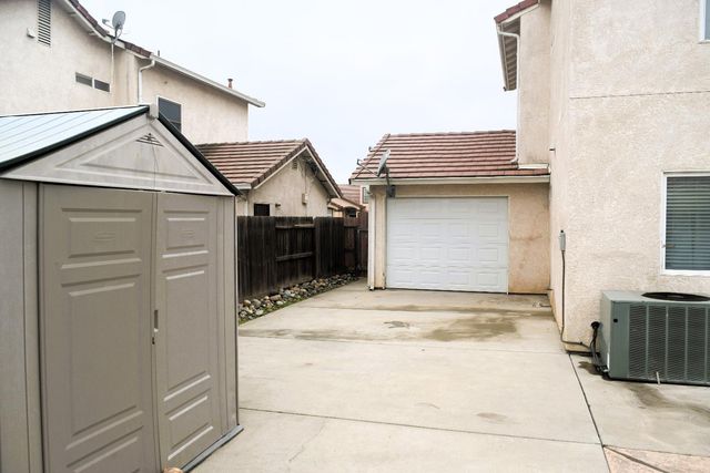 3360 Hollowell Dr, Ceres, CA 95307