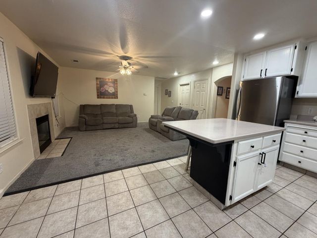 3360 Hollowell Dr, Ceres, CA 95307