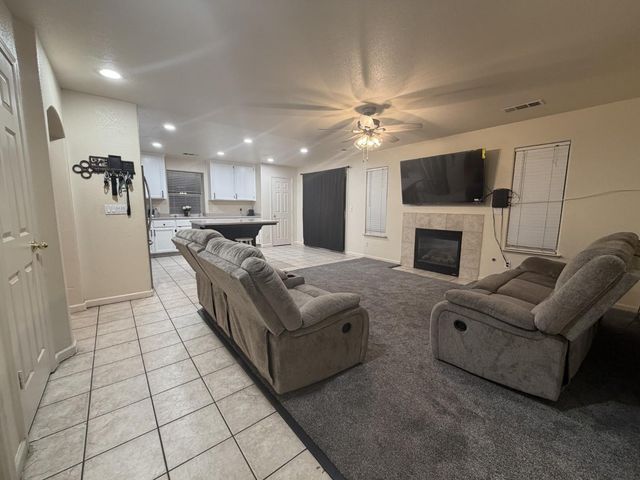 3360 Hollowell Dr, Ceres, CA 95307